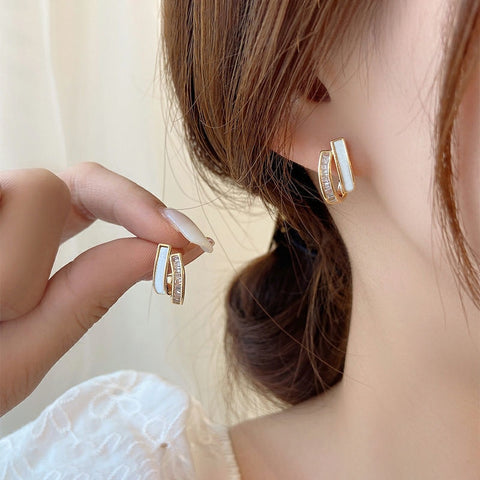 LATS 2022 New Design Irregular U-shaped Gold Color Earrings for Woman Korean Crystal Fashion Jewelry Unusual Accessories Girls