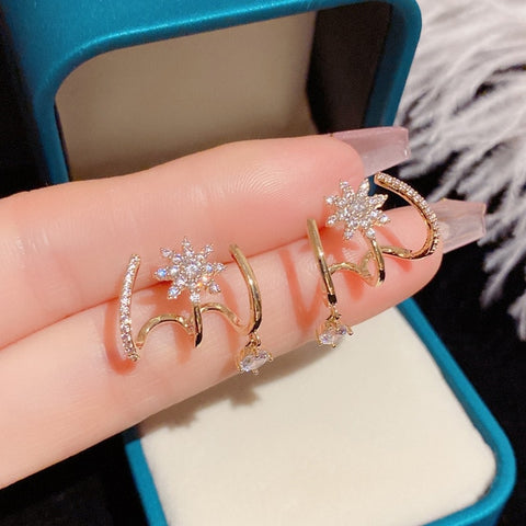 LATS 2022 New Design Irregular U-shaped Gold Color Earrings for Woman Korean Crystal Fashion Jewelry Unusual Accessories Girls