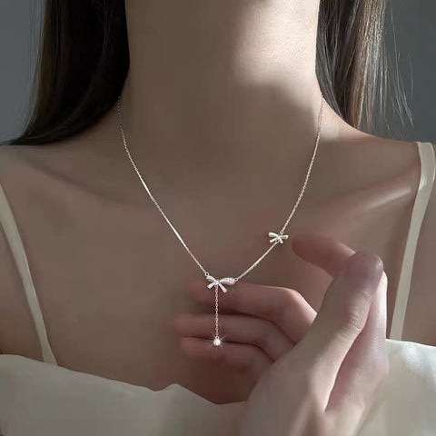 Zircon Clavicle Necklace