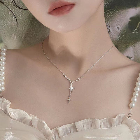 Zircon Clavicle Necklace