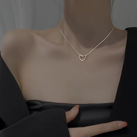 Zircon Clavicle Necklace