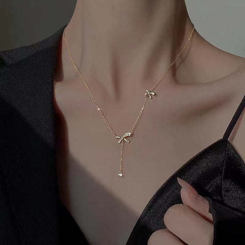 Zircon Clavicle Necklace